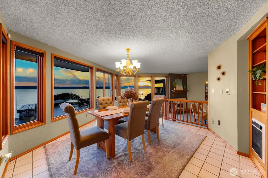 13029 Standring Lane SW Burien WA 98146