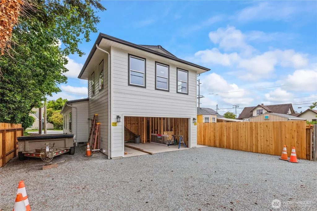 226 E Orange Avenue Burlington WA 98233
