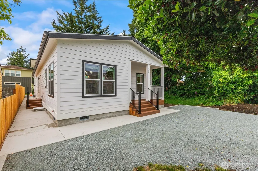 226 E Orange Avenue Burlington WA 98233