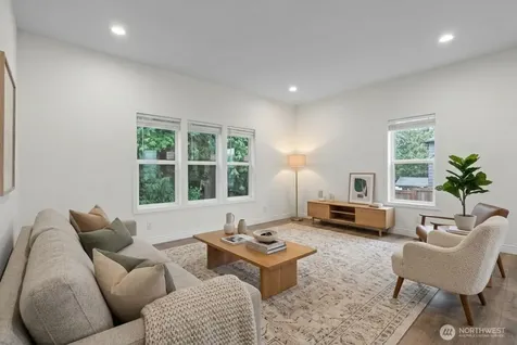 226 E Orange Avenue Burlington WA 98233