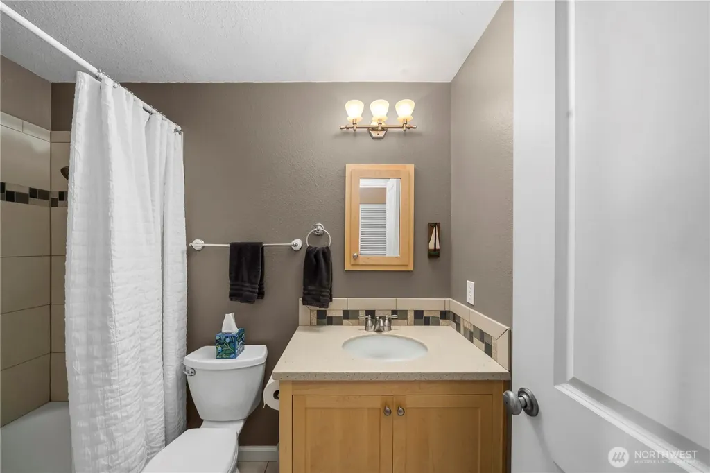 8650 Onyx Drive SW Lakewood WA 98498