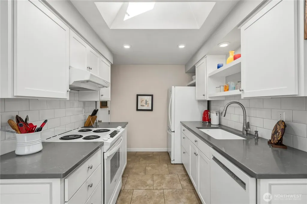 8650 Onyx Drive SW Lakewood WA 98498