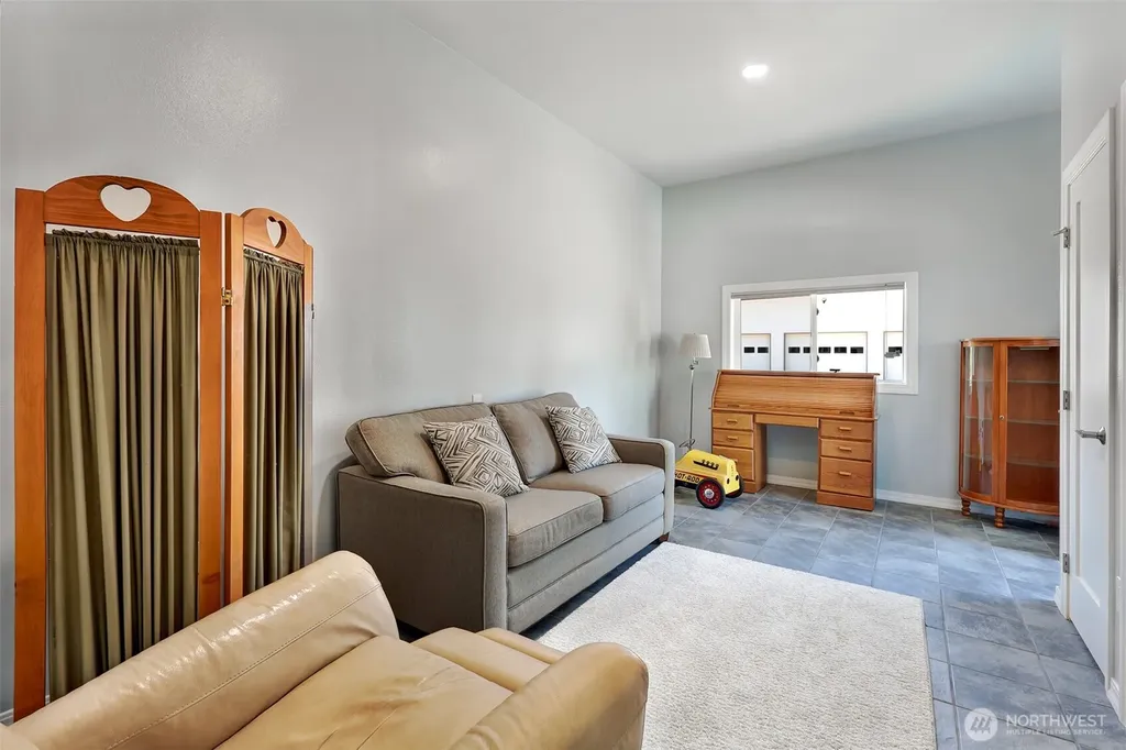 203 Delta Way Sequim WA 98382