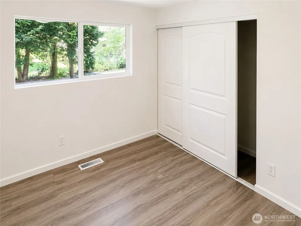 9439 11th Avenue SW Seattle WA 98106