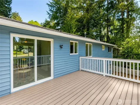 9439 11th Avenue SW Seattle WA 98106