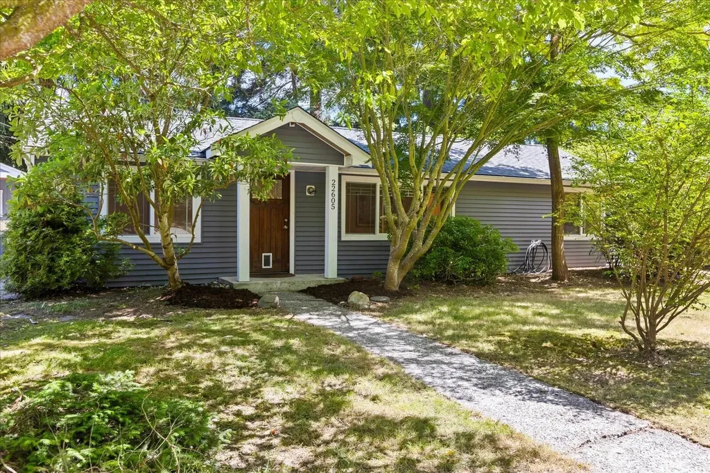 22605 61st Avenue W Mountlake Terrace WA 98043