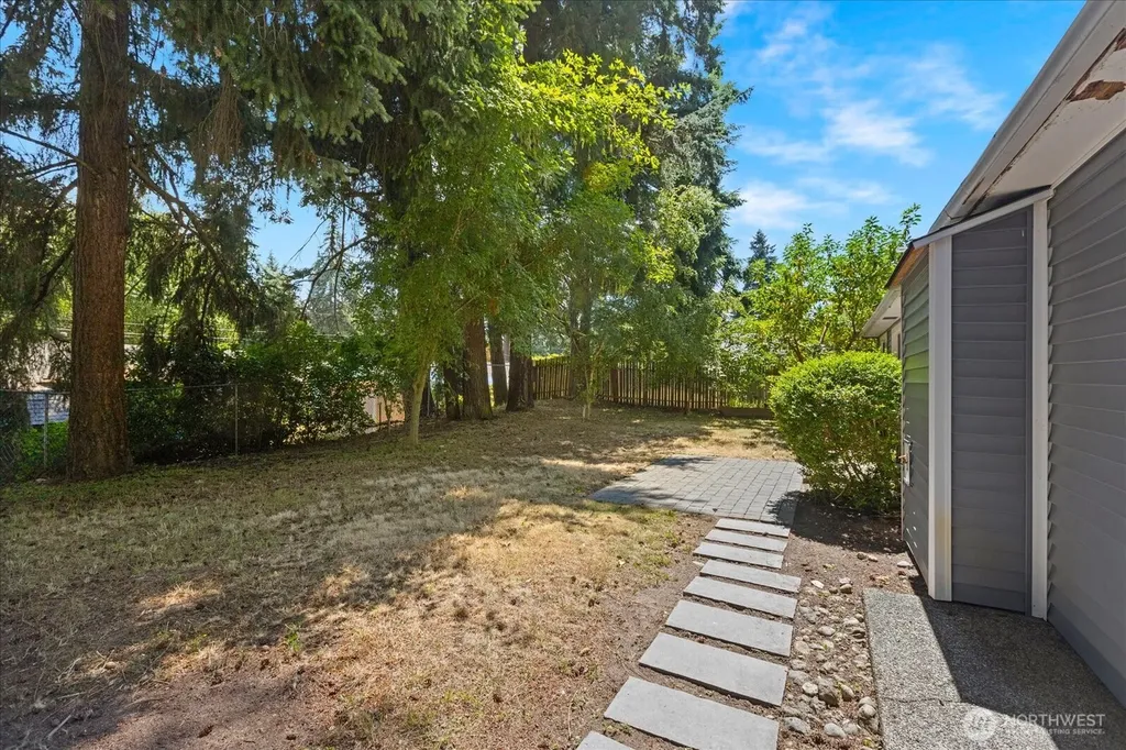 22605 61st Avenue W Mountlake Terrace WA 98043