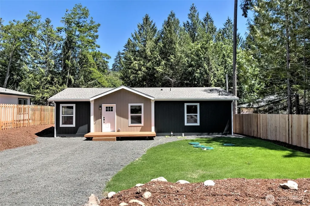 121 E Ashwood Lane Shelton WA 98584