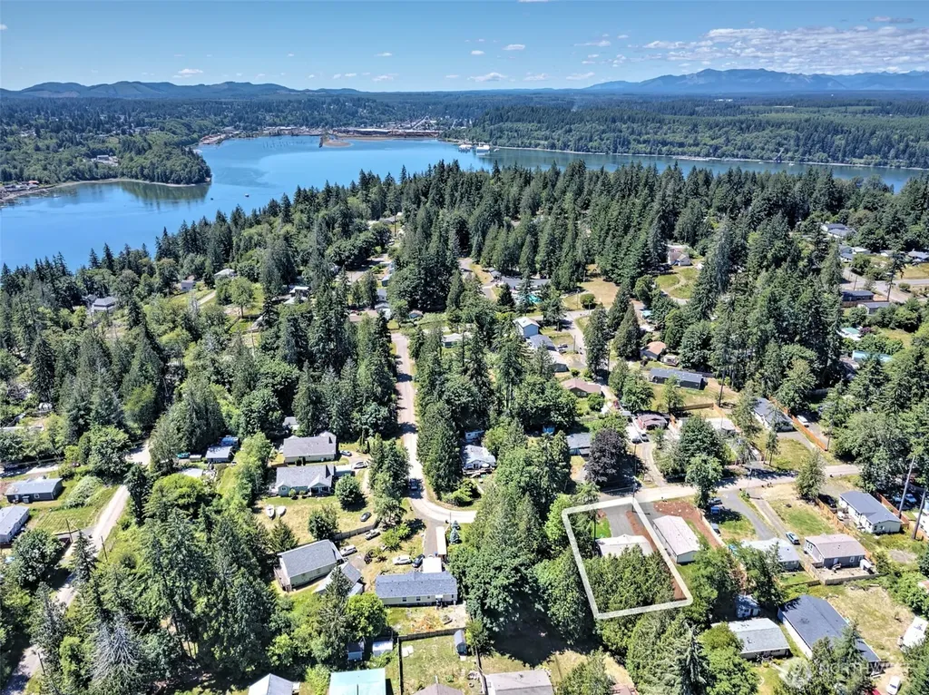 121 E Ashwood Lane Shelton WA 98584