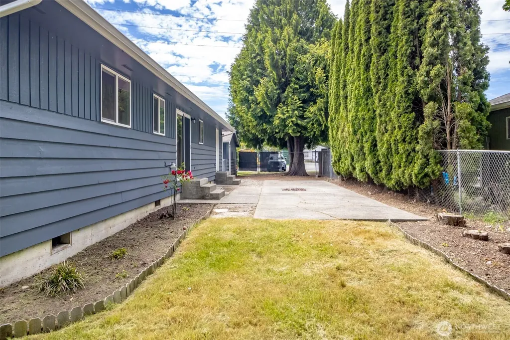 618 21st Street SE Puyallup WA 98372