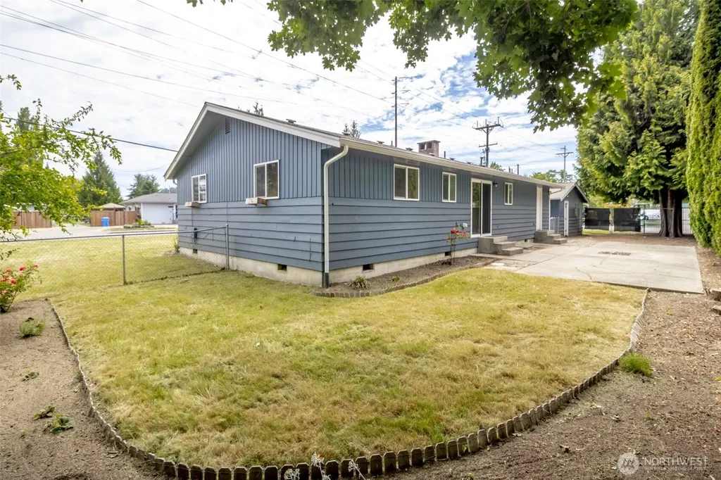 618 21st Street SE Puyallup WA 98372