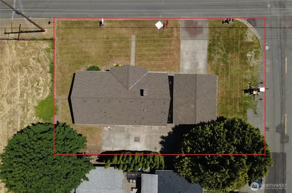 618 21st Street SE Puyallup WA 98372