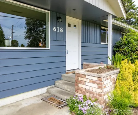 618 21st Street SE Puyallup WA 98372