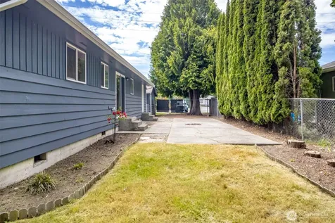 618 21st Street SE Puyallup WA 98372