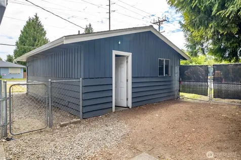 618 21st Street SE Puyallup WA 98372