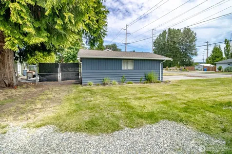 618 21st Street SE Puyallup WA 98372