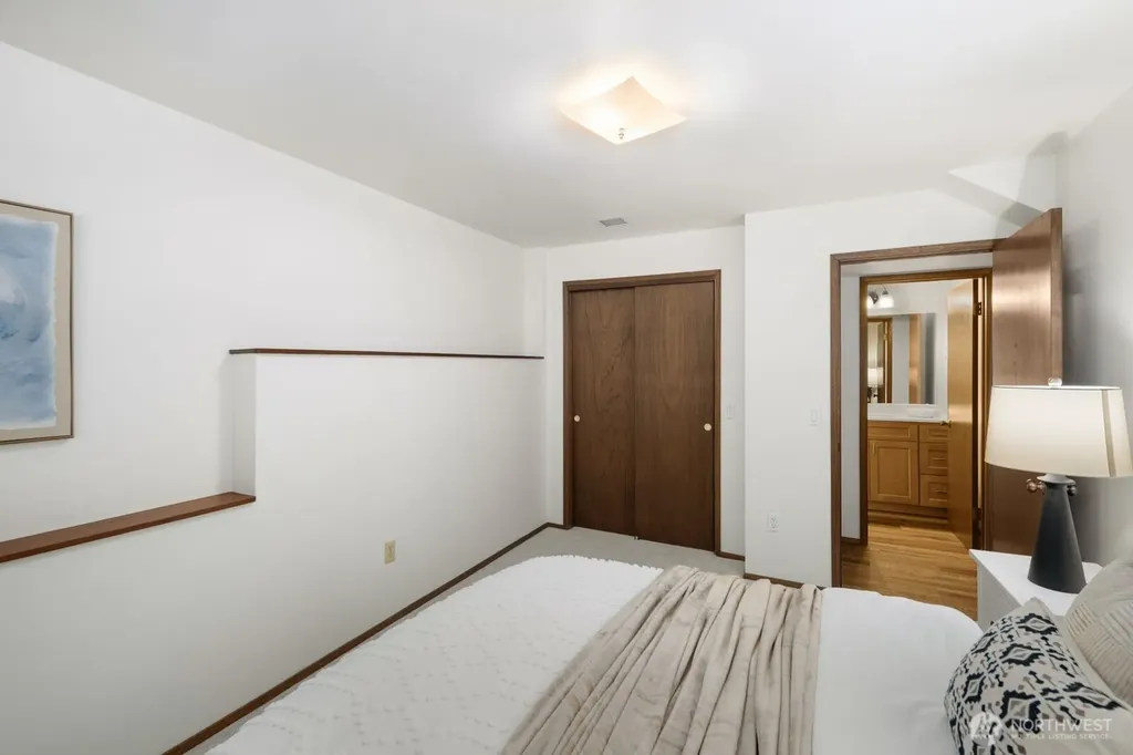 15826 266th Avenue SE Issaquah WA 98027