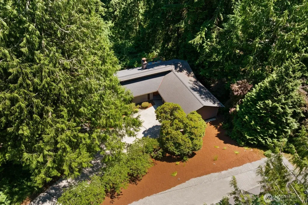 15826 266th Avenue SE Issaquah WA 98027