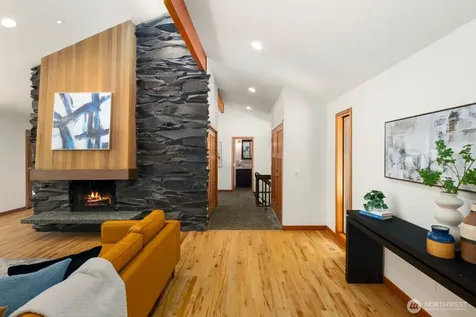 15826 266th Avenue SE Issaquah WA 98027