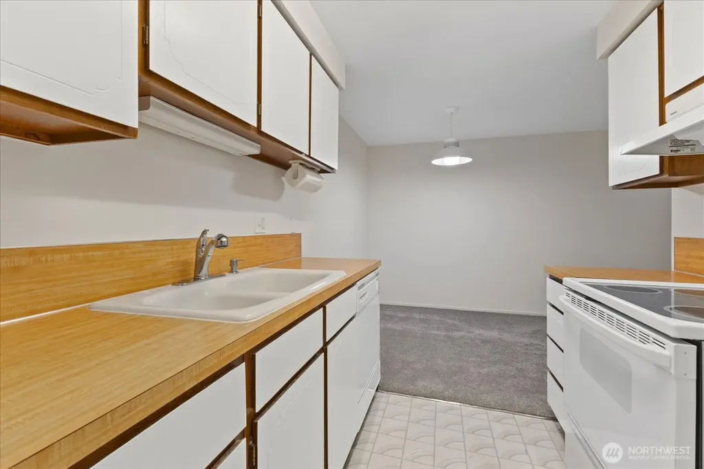 11006 NE 68th Street Kirkland WA 98033