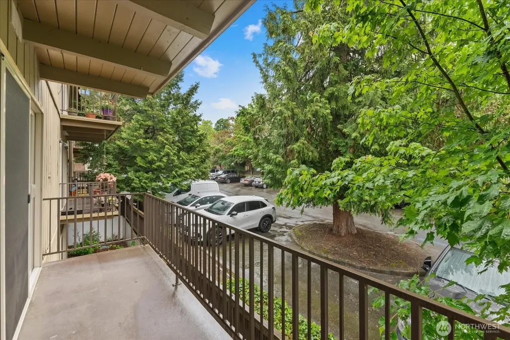 11006 NE 68th Street Kirkland WA 98033