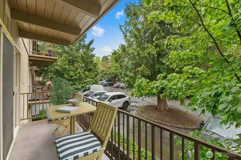 11006 NE 68th Street Kirkland WA 98033