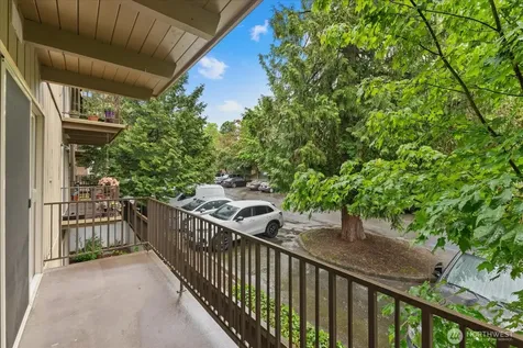 11006 NE 68th Street Kirkland WA 98033