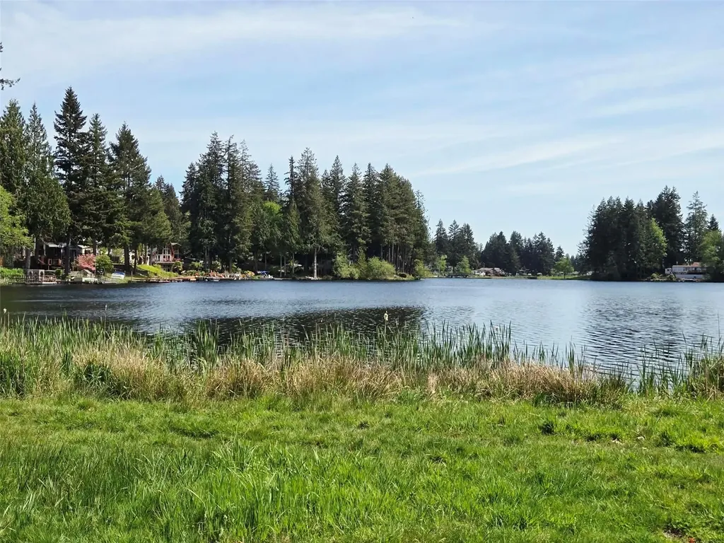 40 SE Foxglove Avenue Shelton WA 98584