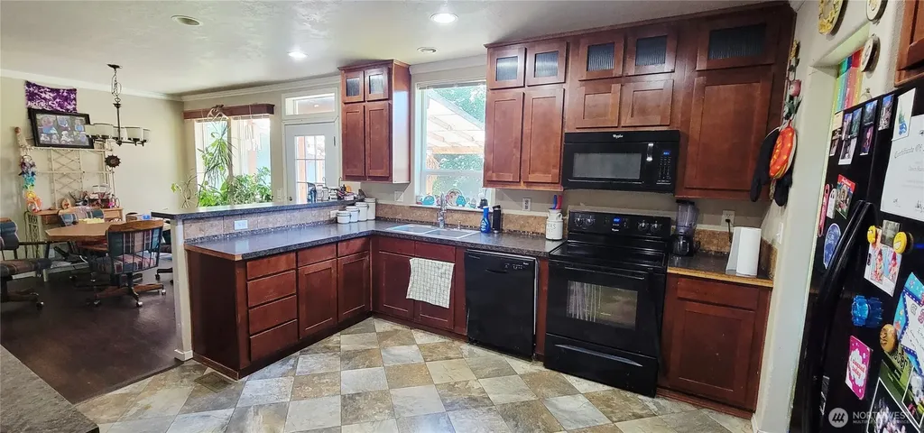 40 SE Foxglove Avenue Shelton WA 98584