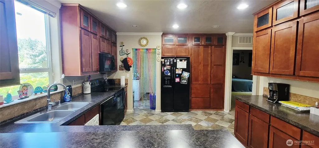 40 SE Foxglove Avenue Shelton WA 98584