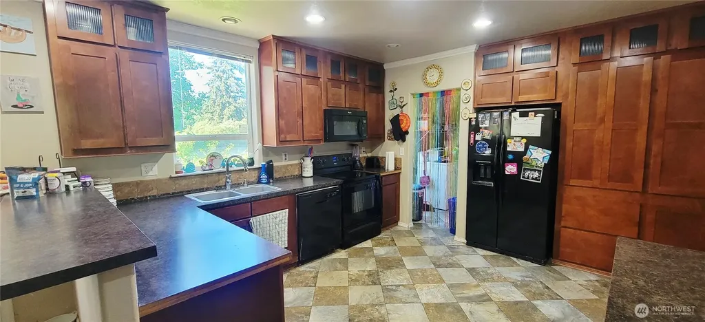 40 SE Foxglove Avenue Shelton WA 98584