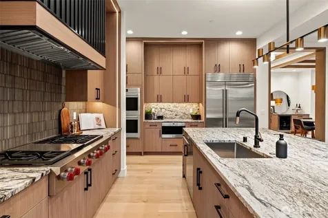 15019 SE 16th Street Bellevue WA 98007