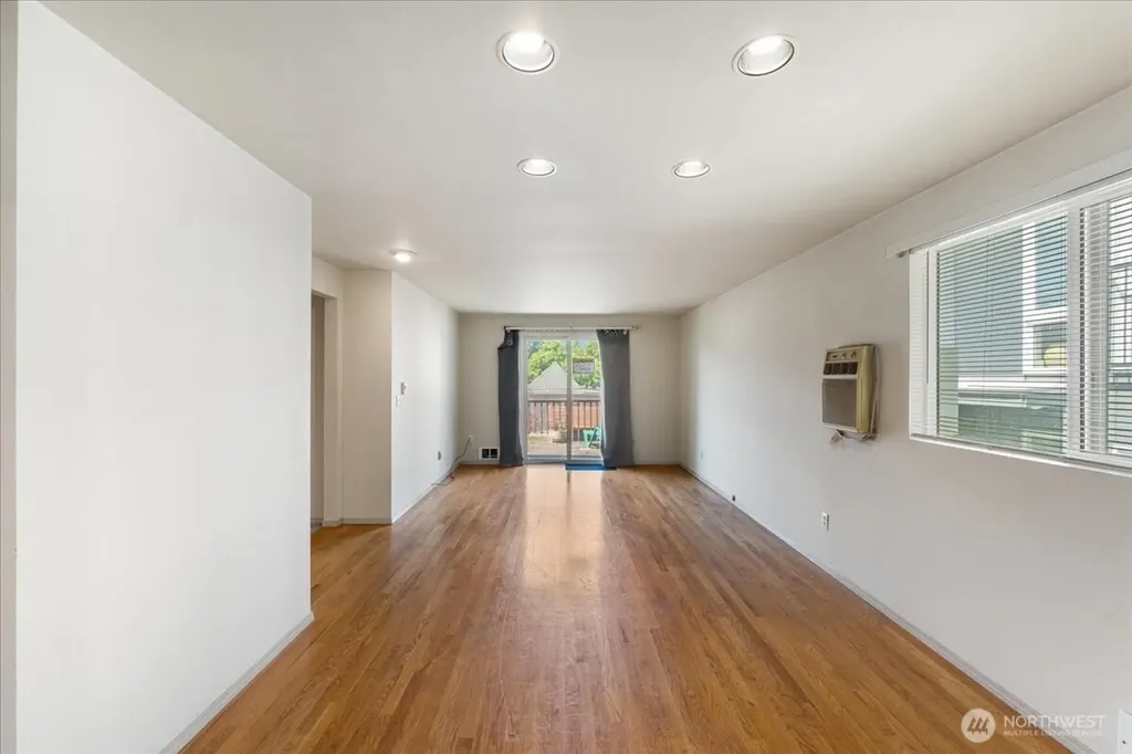 917 28th Avenue S Seattle WA 98144