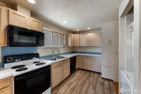 917 28th Avenue S Seattle WA 98144