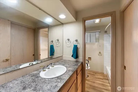 917 28th Avenue S Seattle WA 98144