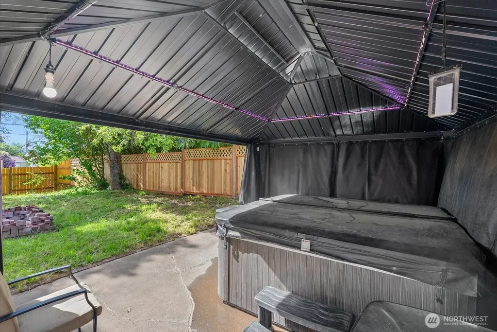 8724 16th Avenue SW Seattle WA 98106