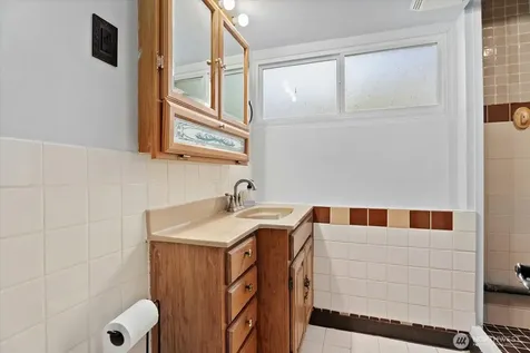 8724 16th Avenue SW Seattle WA 98106