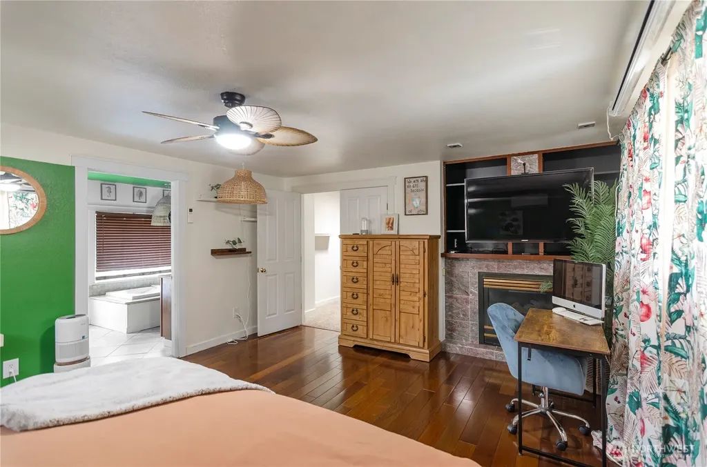210 Shadow Lane NE Olympia WA 98506