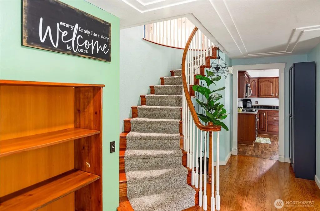 210 Shadow Lane NE Olympia WA 98506
