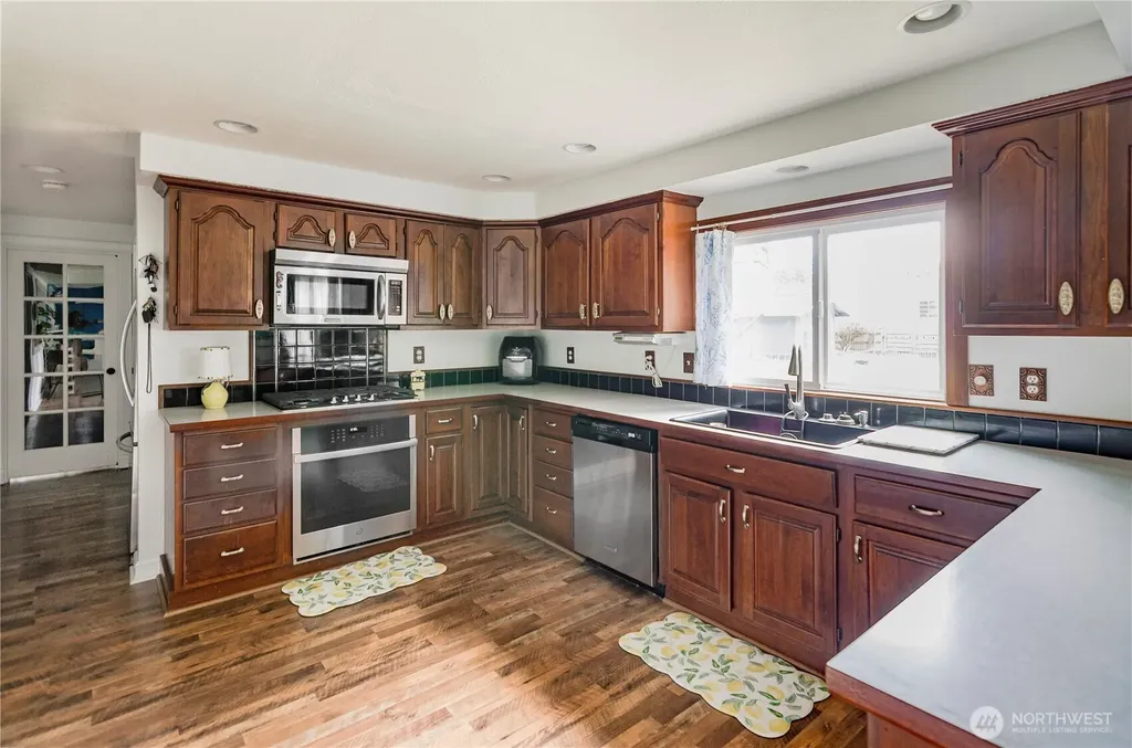 210 Shadow Lane NE Olympia WA 98506