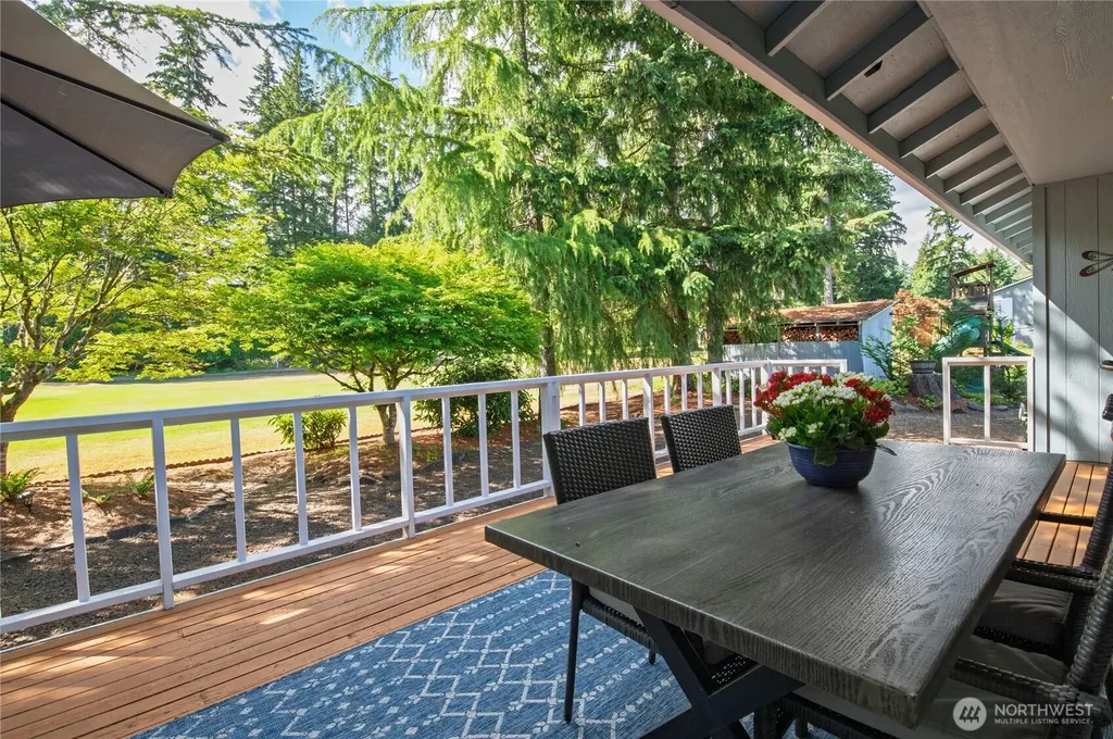 41 E Rainier Drive Allyn WA 98524