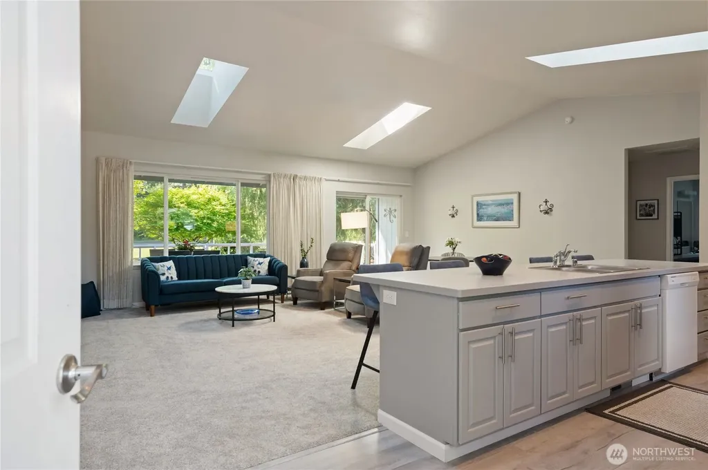 41 E Rainier Drive Allyn WA 98524