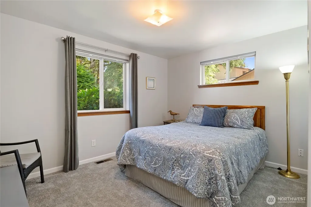 41 E Rainier Drive Allyn WA 98524