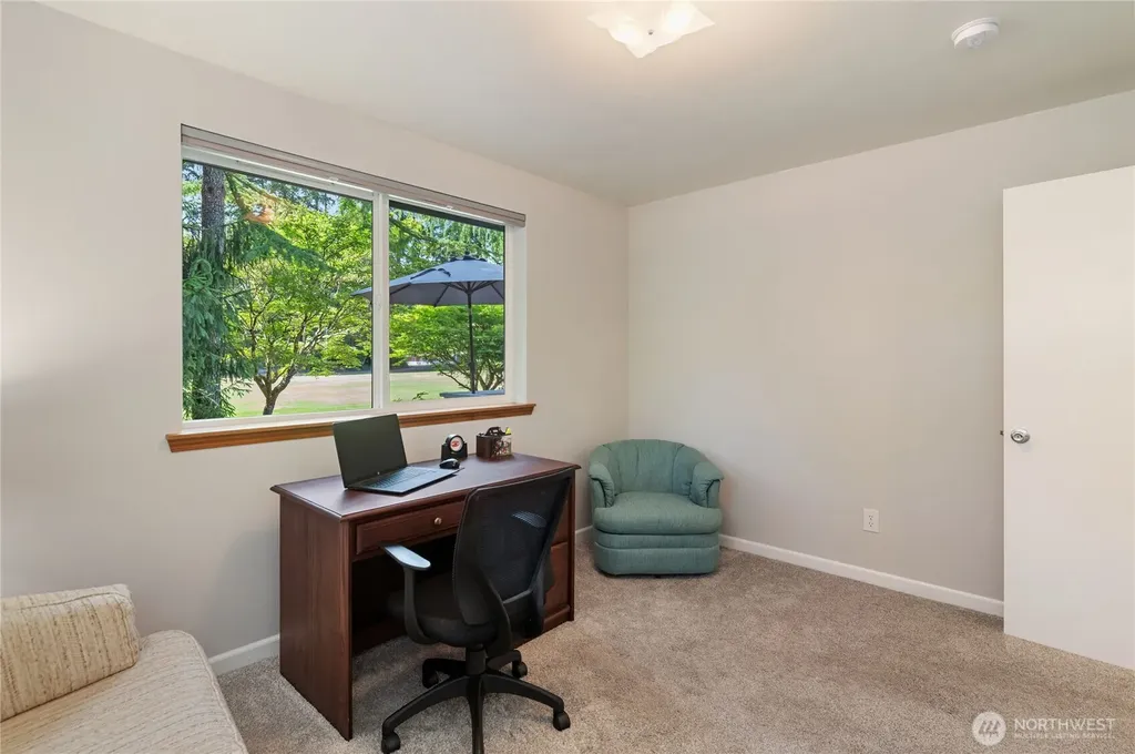 41 E Rainier Drive Allyn WA 98524