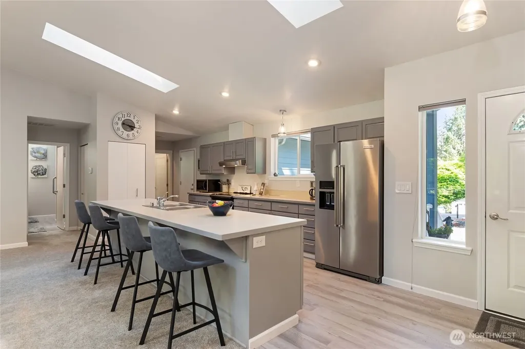 41 E Rainier Drive Allyn WA 98524