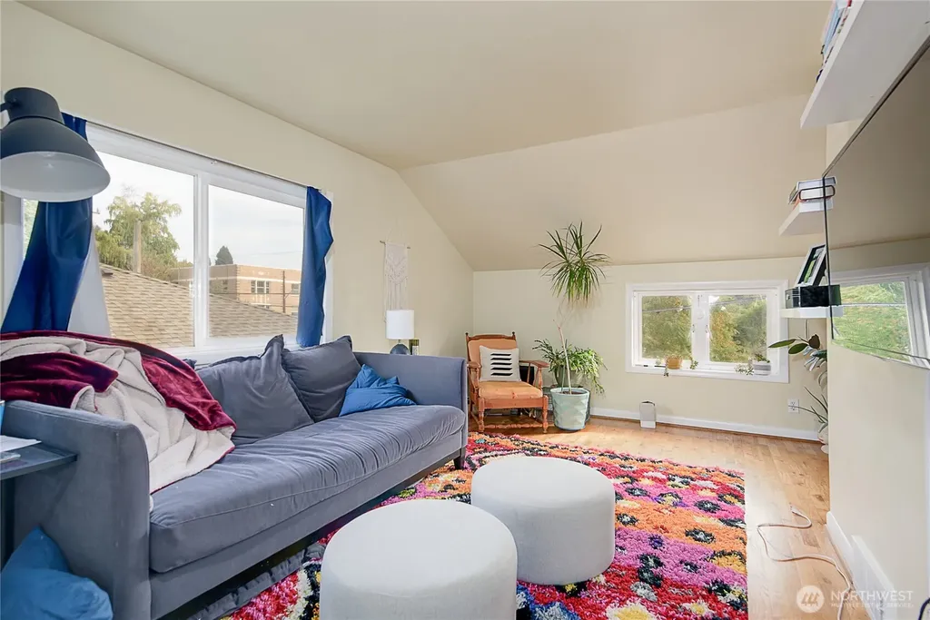 910 E Prospect Street Seattle WA 98102