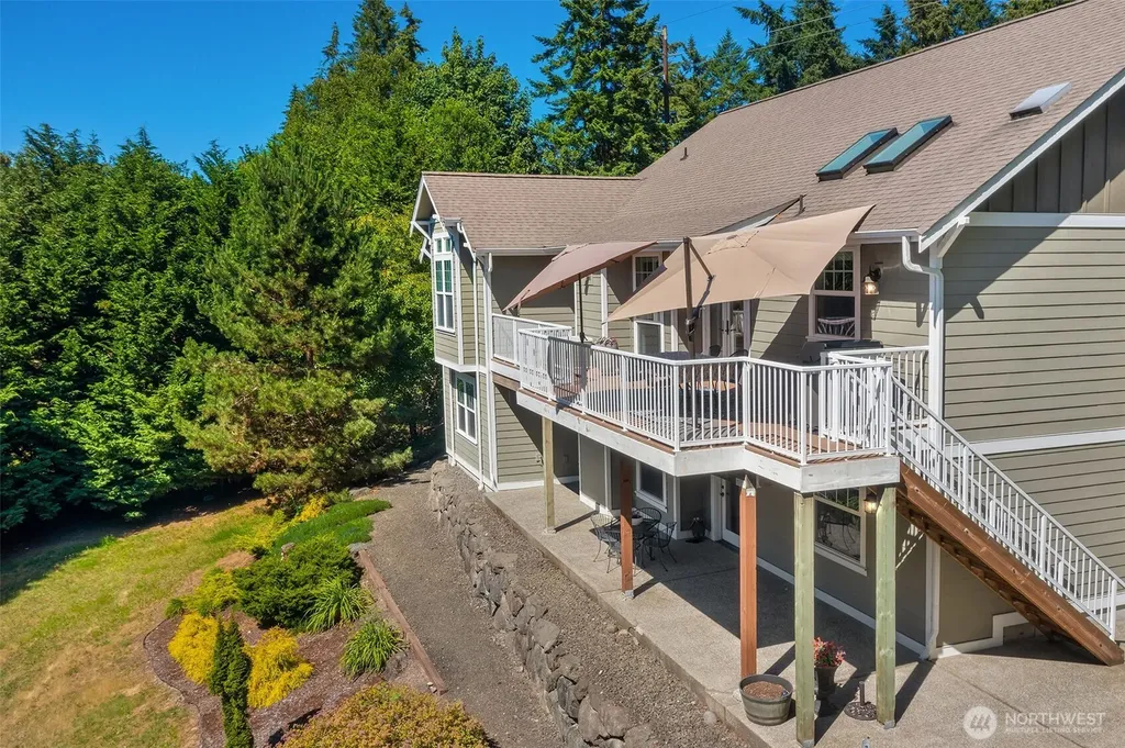 2312 NE Solar View Court Poulsbo WA 98370
