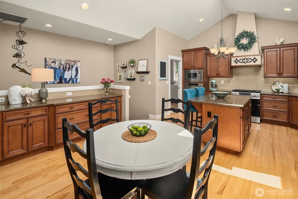 2312 NE Solar View Court Poulsbo WA 98370