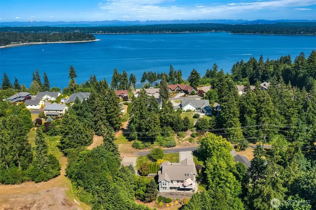 2312 NE Solar View Court Poulsbo WA 98370