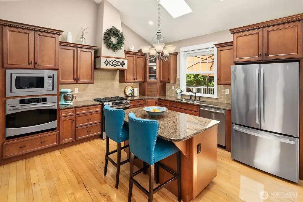 2312 NE Solar View Court Poulsbo WA 98370